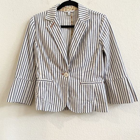 CAbi Blue Striped 3/4 Sleeve Blazer Jacket Womens Size 2 Bell Sleeve Pockets - Picture 1 of 11